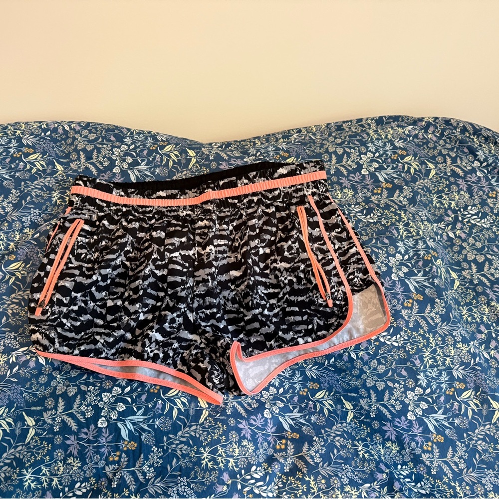 Fabletics shorts - Picture 5 of 5